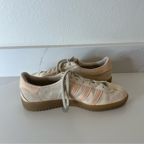 Adidas Bermuda Suede Sneakers Beige Gum Sole Low Top Lace Up Womens Size 8 - Picture 5 of 10